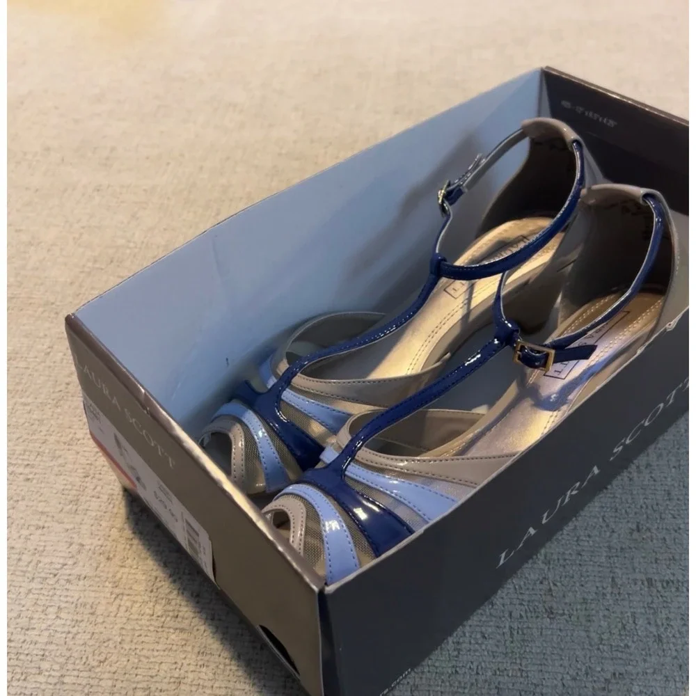 Laura‎ Scott Elana Blue Grey Patent T-Strap Wedge Heels Peep Toe Sandals 6.5M